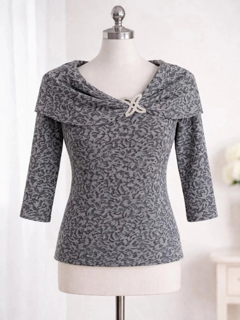 Melanie Lyne Women’s Top – Size Medium –  Rhinestone Detail - NWT